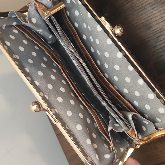 Clutch Wallet Kiss Lock - Picture 2 of 4